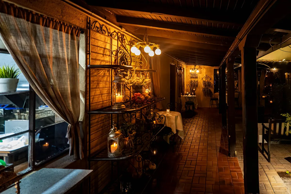 Best Outdoor Seating Cafes in Ruse Center